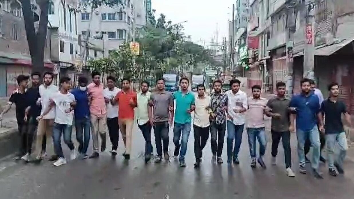 তফসিল বাতিলের দাবিতে রাজধানীর সায়দাবাদে বিক্ষোভ মিছিল করেছে ছাত্রদল