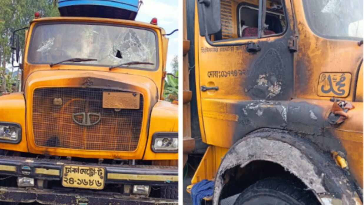 আগুনে পুড়ে যাওয়া ট্রাক