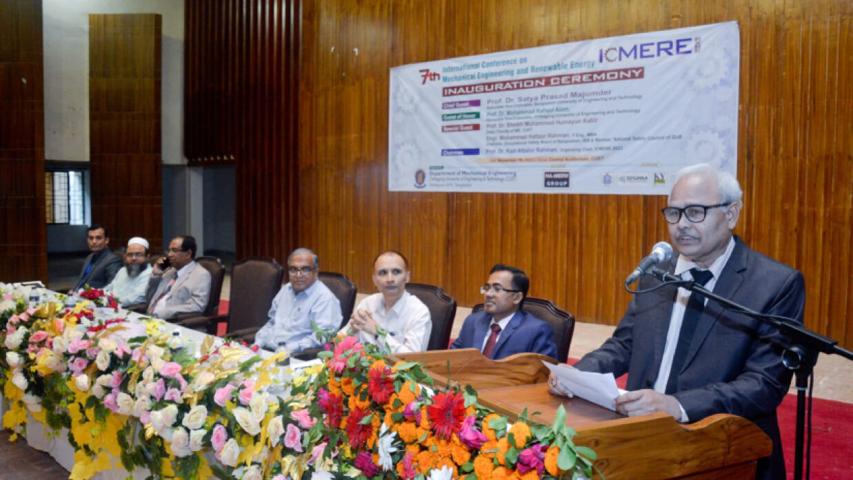 ৭ম যন্ত্রকৌশল ও নবায়নযোগ্য জ্বালানি বিষয়ক আন্তর্জাতিক কনফারেন্সে বুয়েট ভিসি বক্তব্য রাখছেন