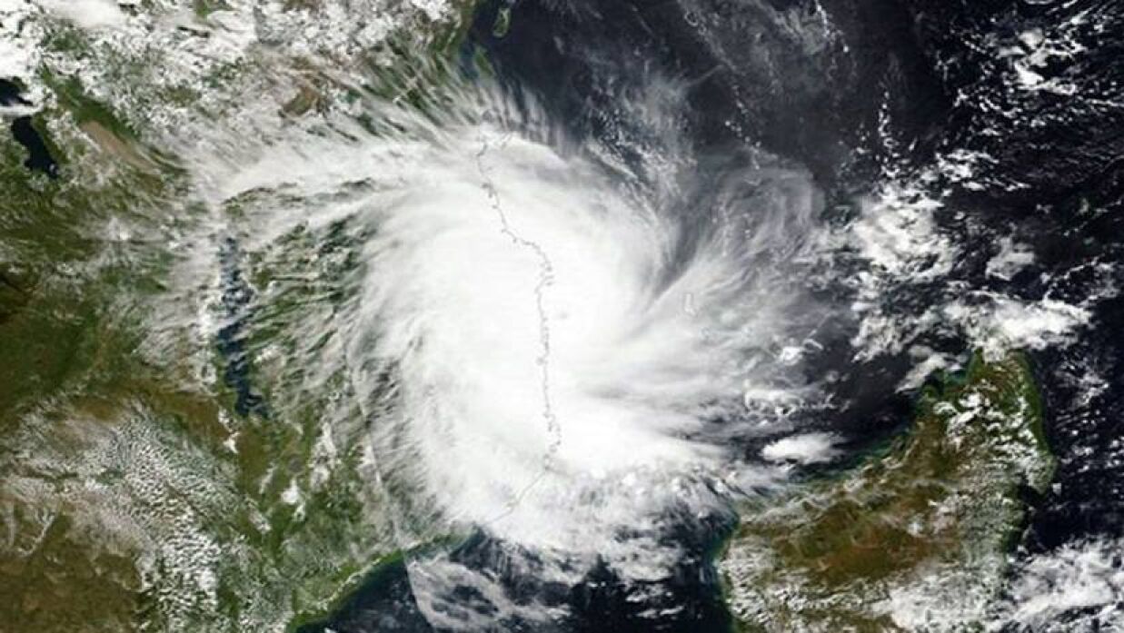 ১১ জেলায় আঘাত হানতে পারে ঘূর্ণিঝড় ‘মিধিলি’