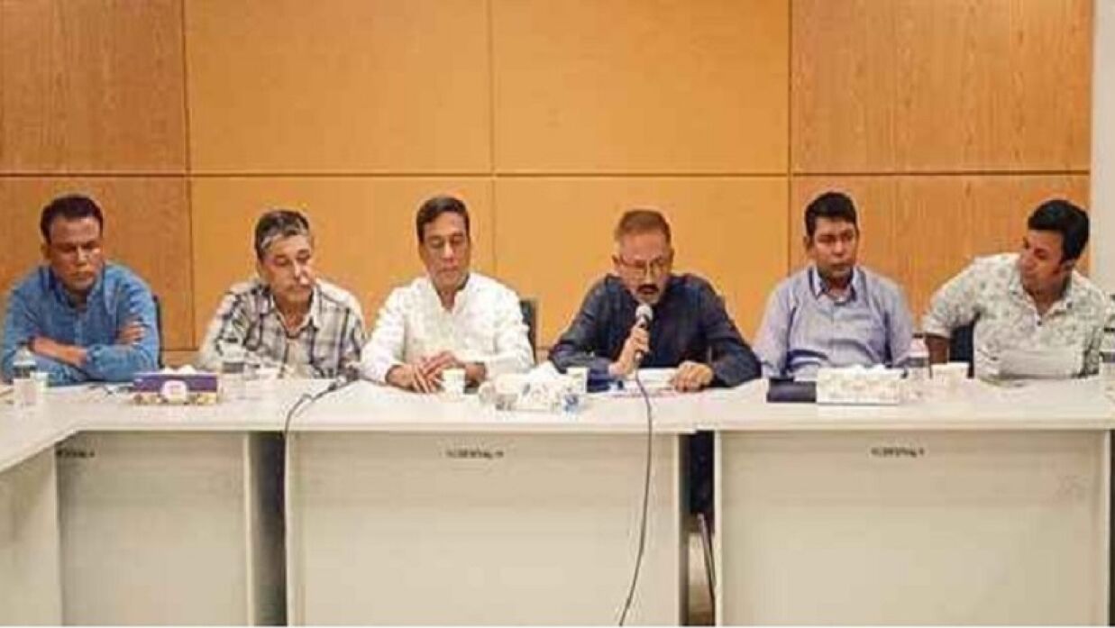 ব্যানার ও ফেস্টুন টাঙানোয় নিষেধাজ্ঞা দিয়েছে রাসিক