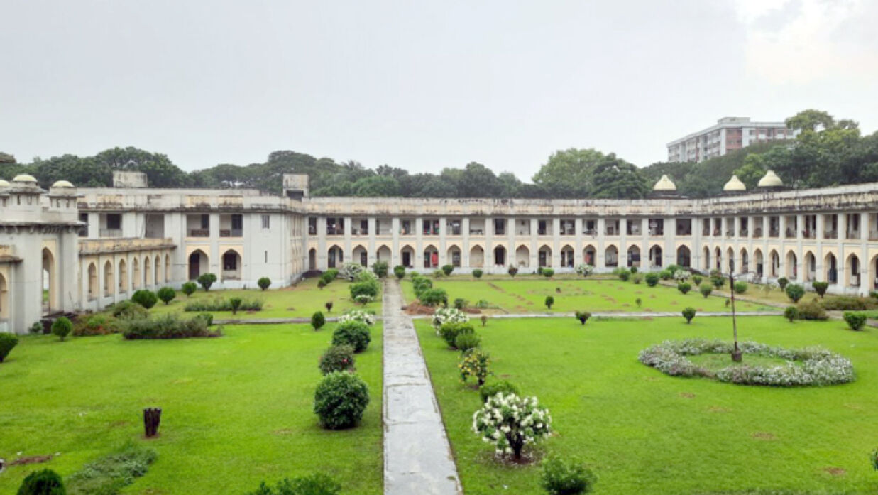 এসএম হলে ৩৬টি কক্ষ ছাড়তে নোটিশ প্রশাসনের, বিপাকে বৈধ শিক্ষার্থীরা