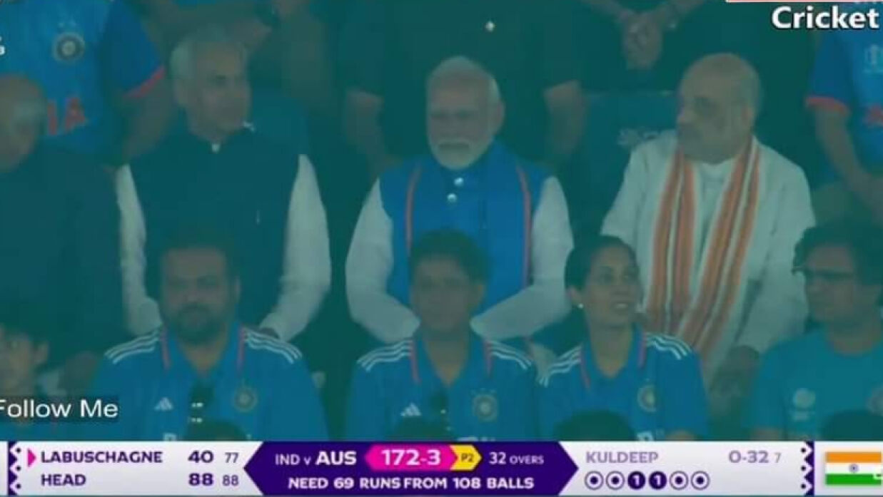 নিজের নামে স্টেডিয়ামে ফাইনাল খেলা দেখতে ভারতের প্রধানমন্ত্রী নরেন্দ্র মোদি সশরীরে উপস্থিত