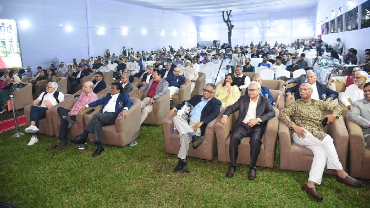 জমকালো আয়োজনে অনুষ্ঠিত হলো বুয়েটের তিতুমীর হল মহাপুনর্মিলনী
