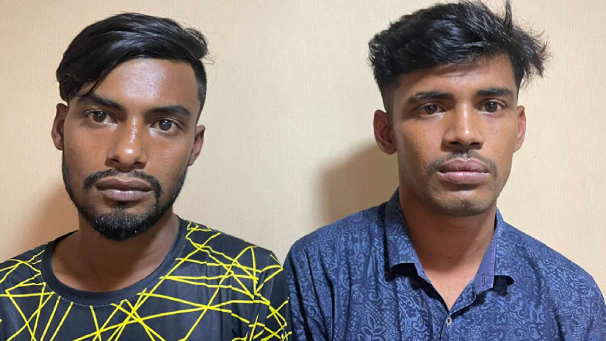 স্কুলের সামনে ভিড় করেই ছিনতাই, টার্গেট নারী অভিভাবক