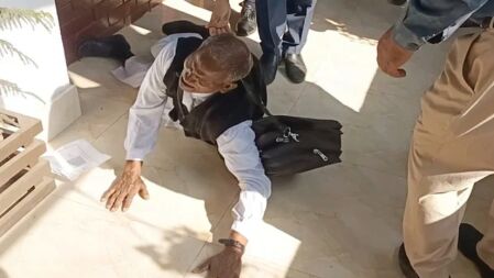 মনোনয়ন বাতিল হওয়ায় গড়াগড়ি করে কান্না প্রার্থীর