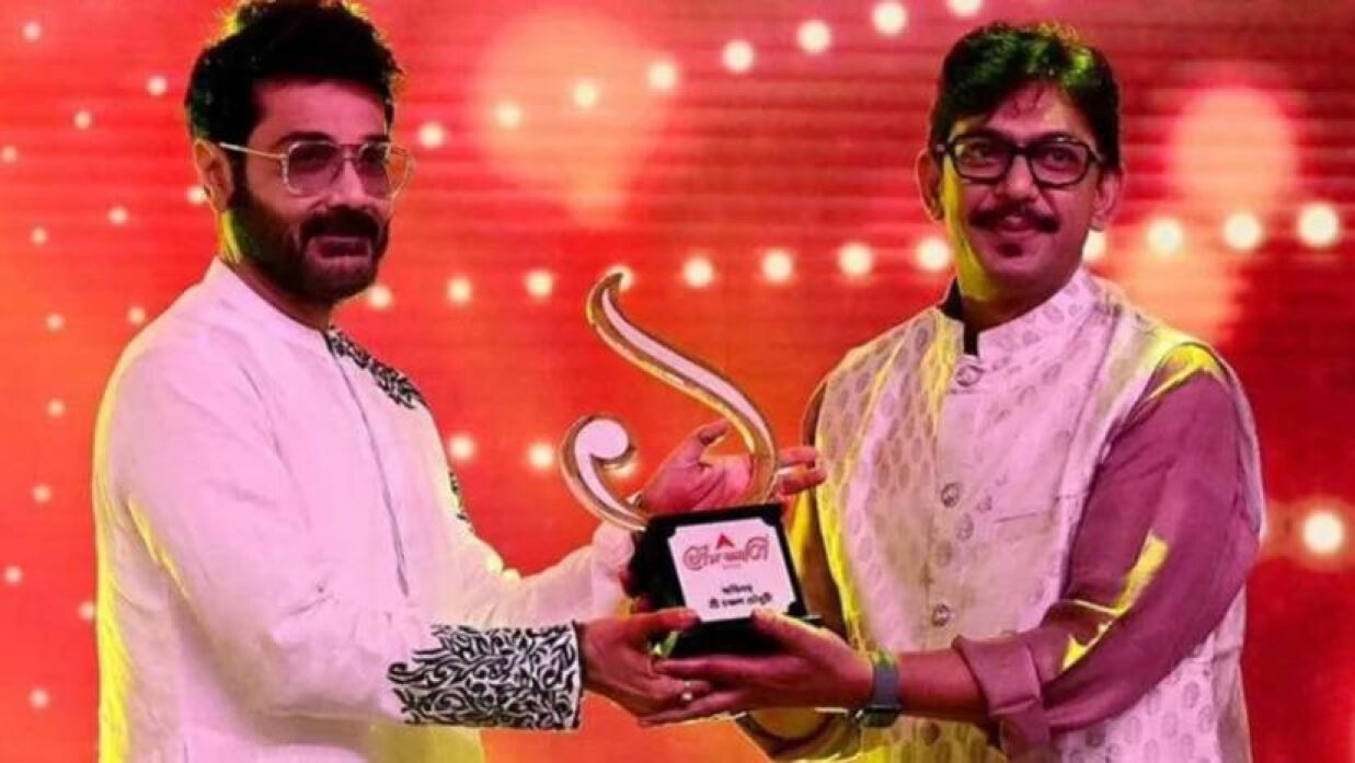 কলকাতায় ‘সেরা বাঙালি’ পুরস্কার পেলেন চঞ্চল চৌধুরী