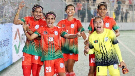 সিঙ্গাপুরের বিপক্ষে ৮-০ গোলের দাপুটে জয় বাংলাদেশের মেয়েদের