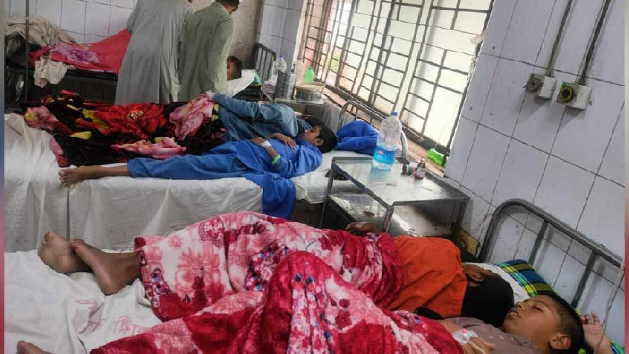 খাবারে বিষক্রিয়া: অসুস্থ ১৬ শিক্ষার্থীর মধ্যে ৪ জনের অবস্থা আশঙ্কাজনক