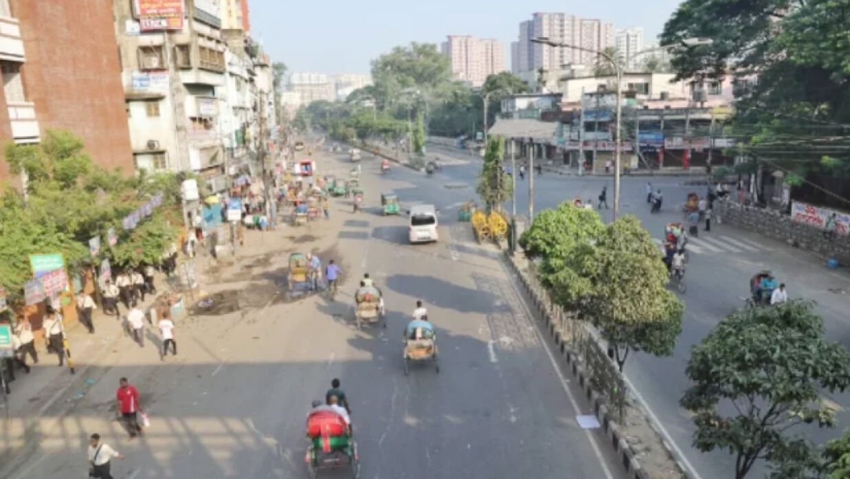 অবরোধে ফাঁকা ঢাকার রাস্তা
