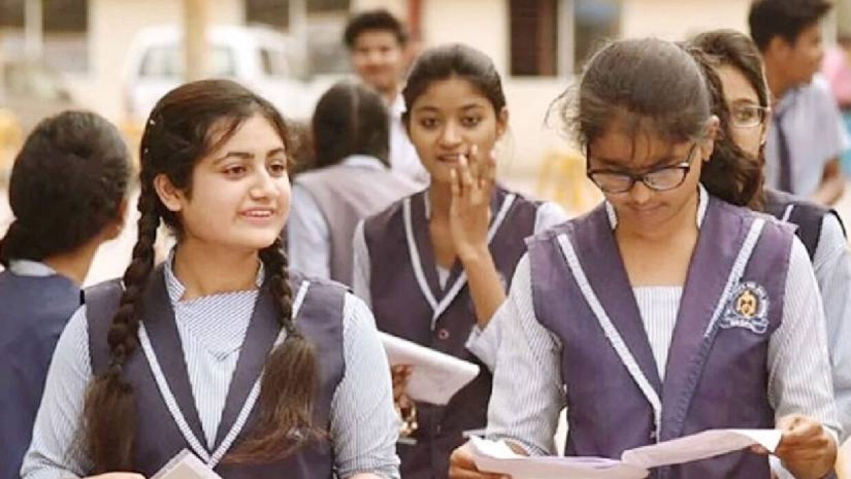 একাদশের শিক্ষার্থীরা পাবেন আট হাজার টাকা সহায়তা