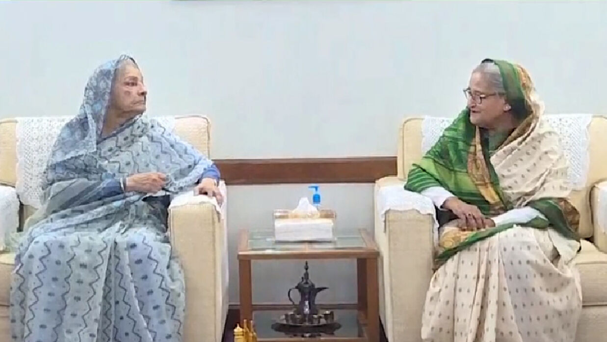 গণভবনে প্রধানমন্ত্রী শেখ হাসিনার সঙ্গে বৈঠকে রওশন এরশাদ