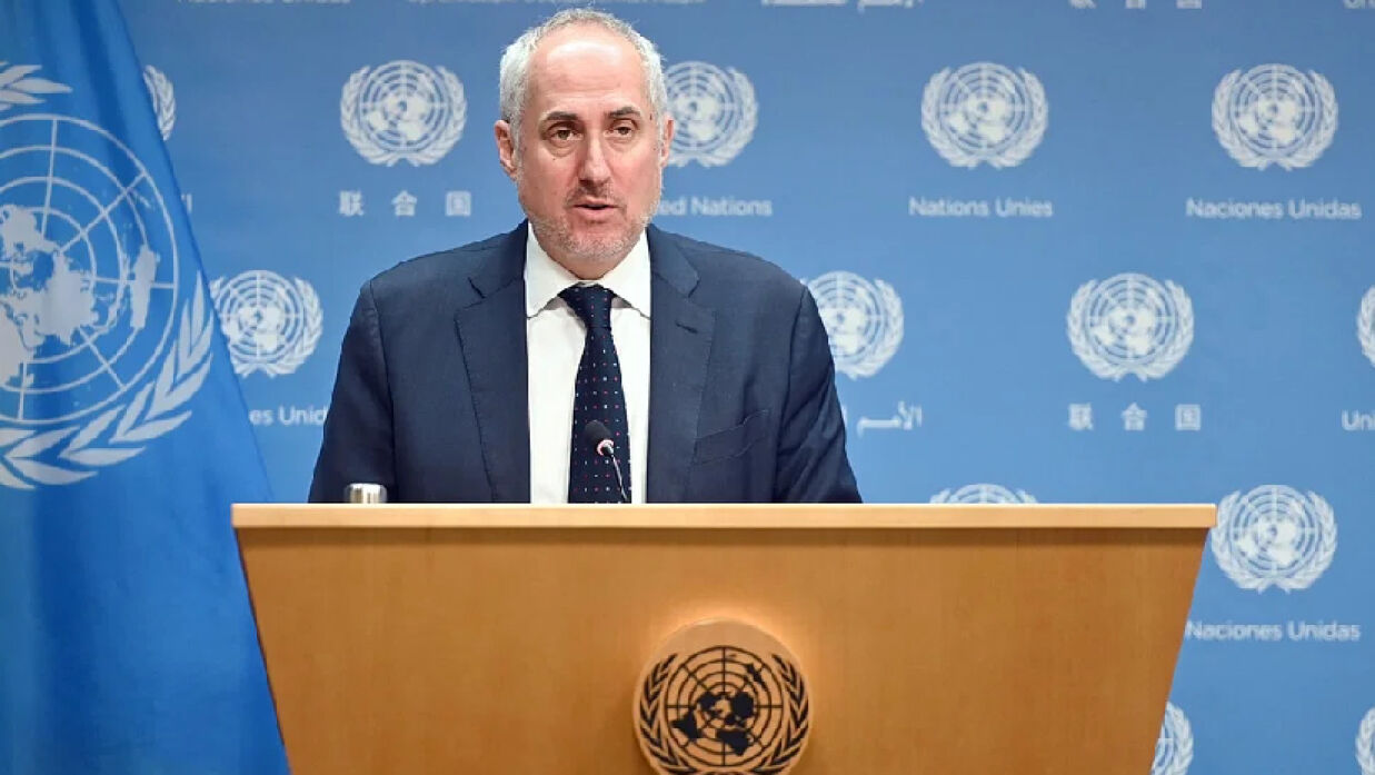 প্রেস ব্রিফিংয়ে বক্তব্য রাখছেন জাতিসংঘ মহাসচিবের মুখপাত্র স্টিফেন ডুজারিক।