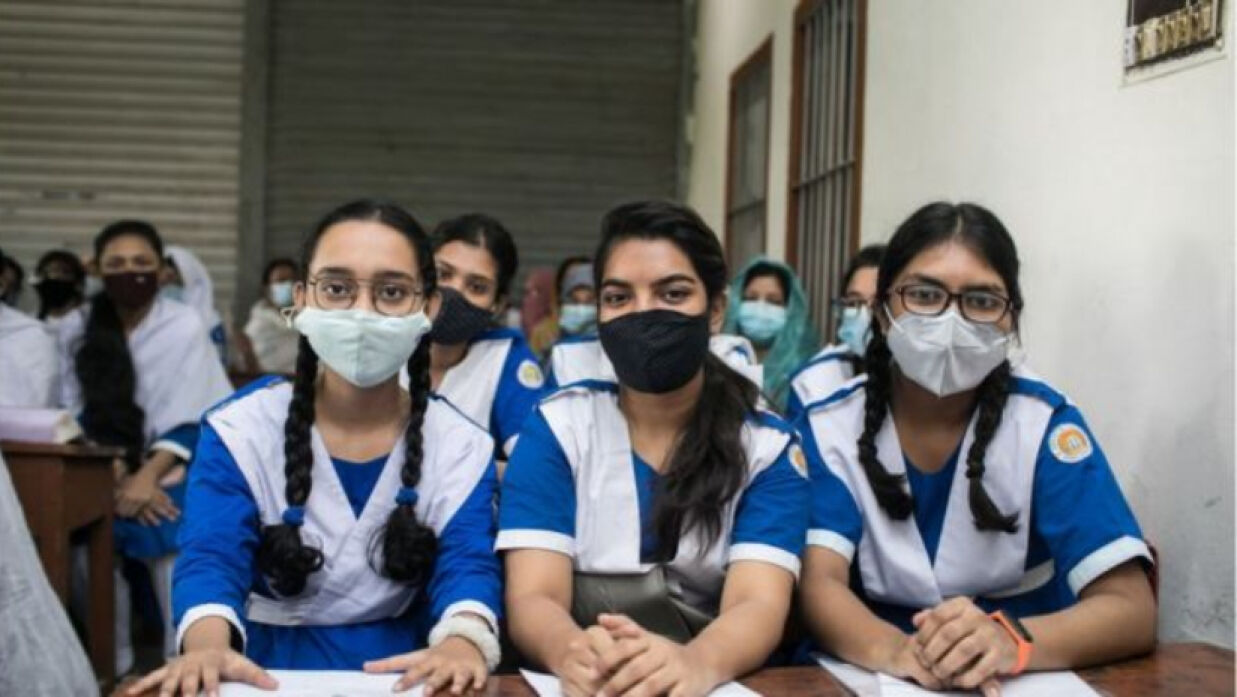 শ্রেণিকক্ষে শিক্ষার্থী