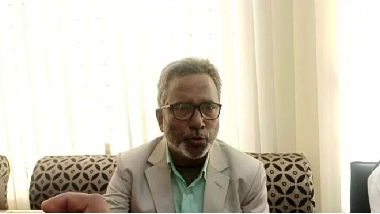 আহত শিক্ষা কর্মকর্তা আবদুর রউফ