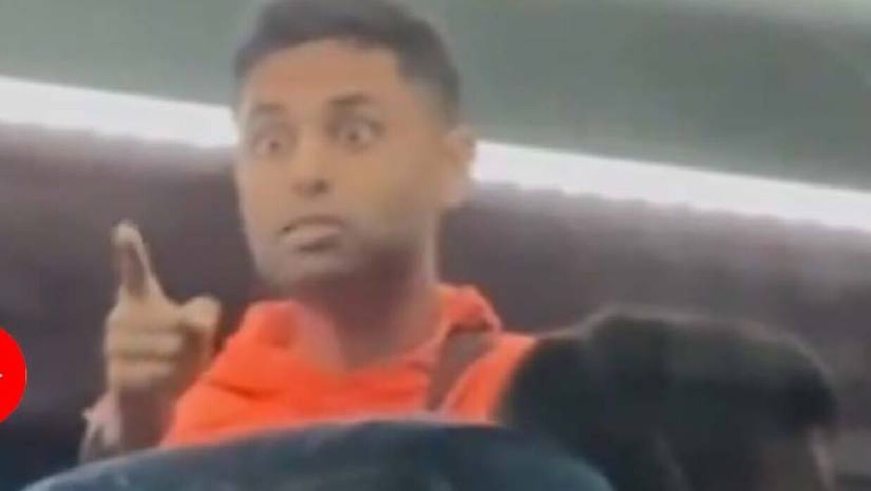 ভাইরাল একটি ভিডিওতে নিজ সতীর্থকে ধমক দিতে দেখা যায় ভারতীয় ক্রিকেটার সূর্যকুমার যাদবকে