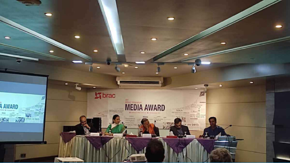 প্রতি ঘণ্টায় কতজন বাংলাদেশি  বিদেশ যাচ্ছেন জানা গেল