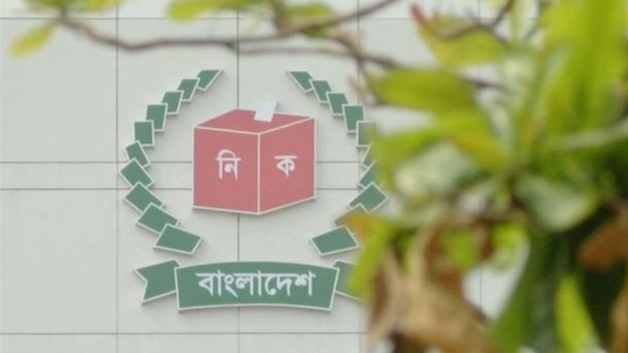 ভোটের দিন সকালে কেন্দ্রে যাবে ব্যালট পেপার