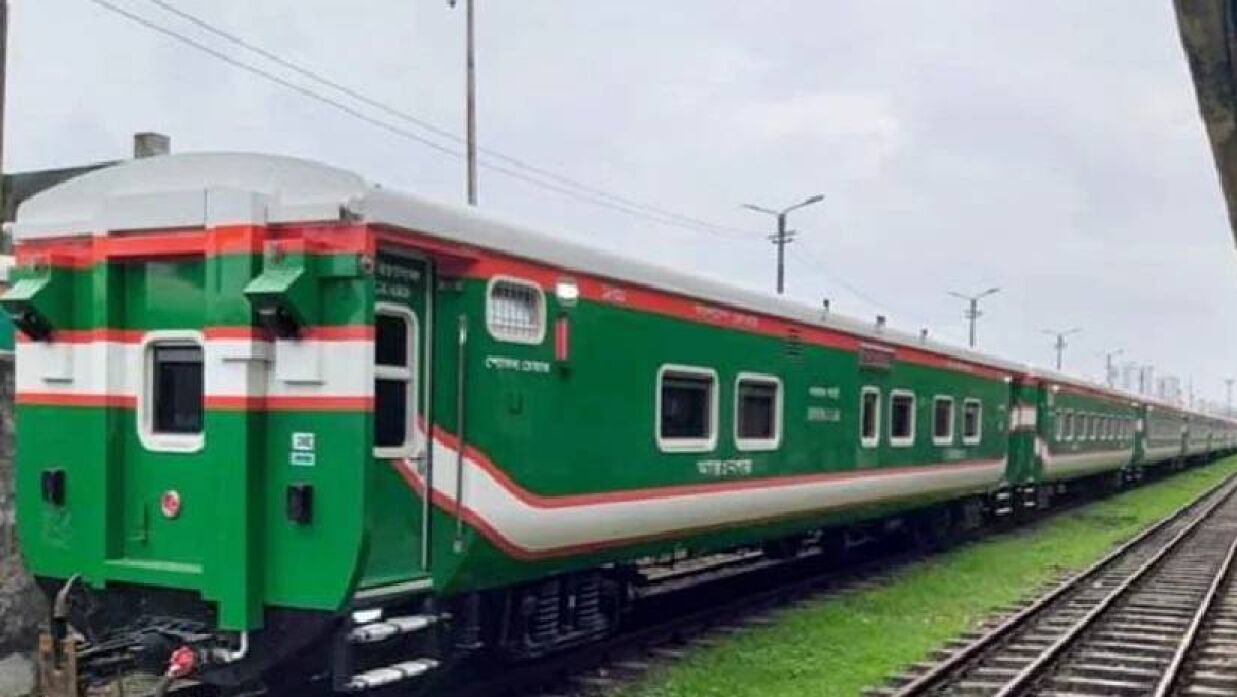 ঢাকা থেকে ট্রেন চলাচল স্বাভাবিক