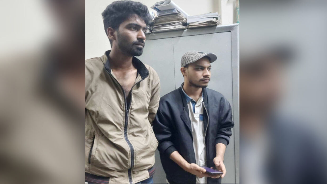 আটককৃত অর্নব ও রাজু