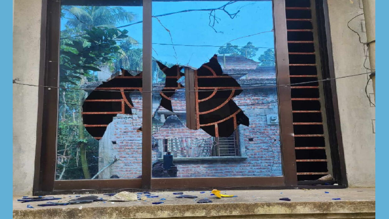 চরফ্যাশনে দুই স্কুলশিক্ষকের উপর হামলা, ঘর বাড়ি ভাঙচুর