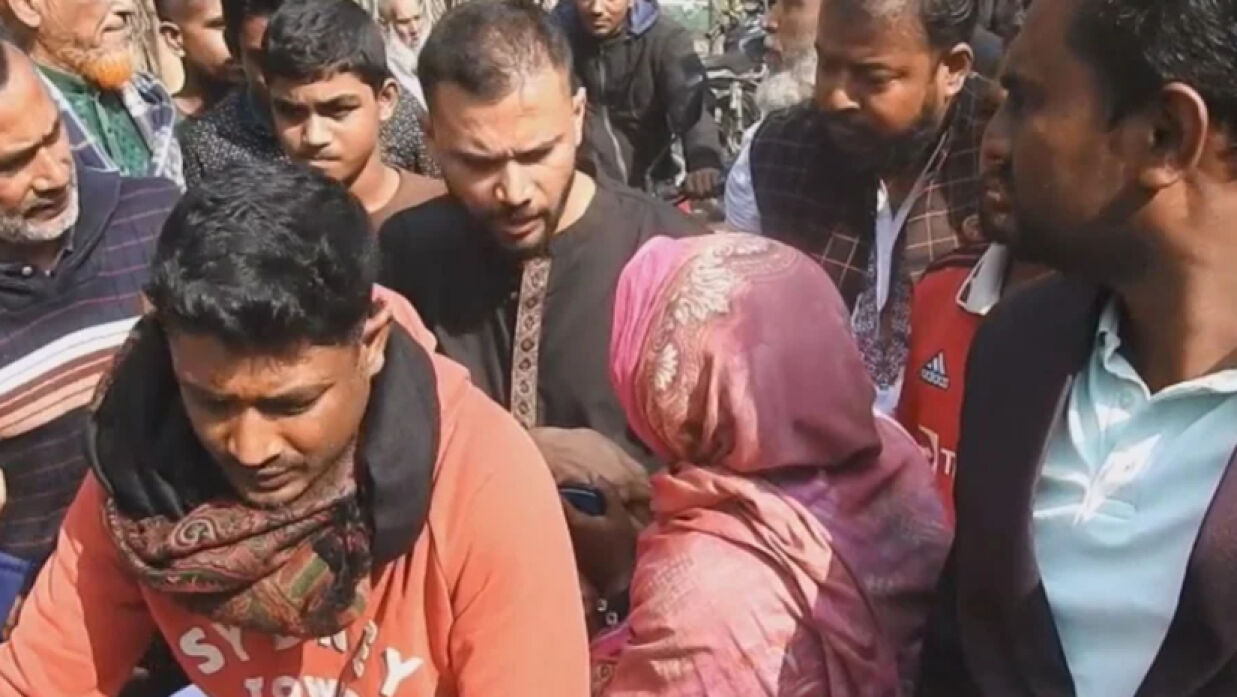 নির্বাচনী প্রচারণায় মাশরাফি