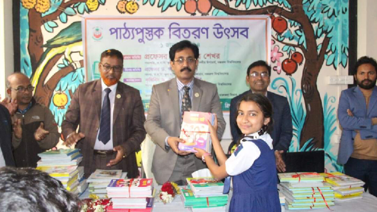 আমাদের সময়ে রাষ্ট্রপ্রধানেরা ছাত্রবান্ধব ছিলেন না: সৌমিত্র শেখর