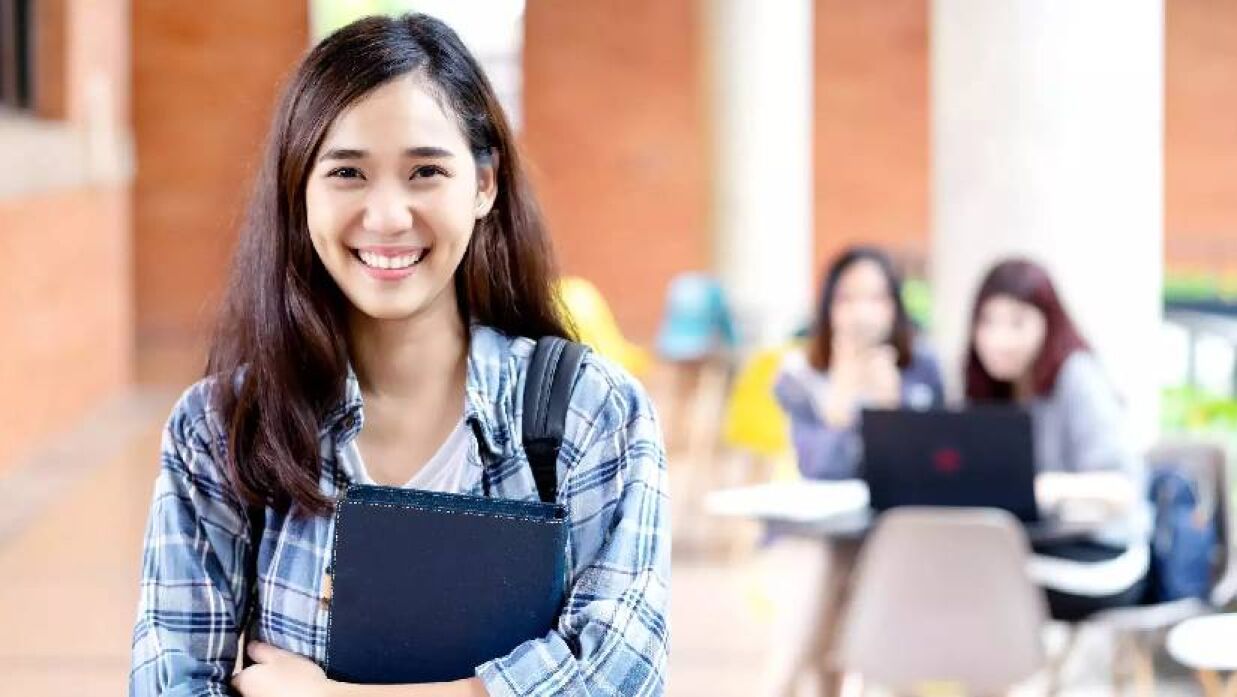 আবেদন ফি ছাড়াই স্নাতকোত্তর করুন যুক্তরাজ্যে