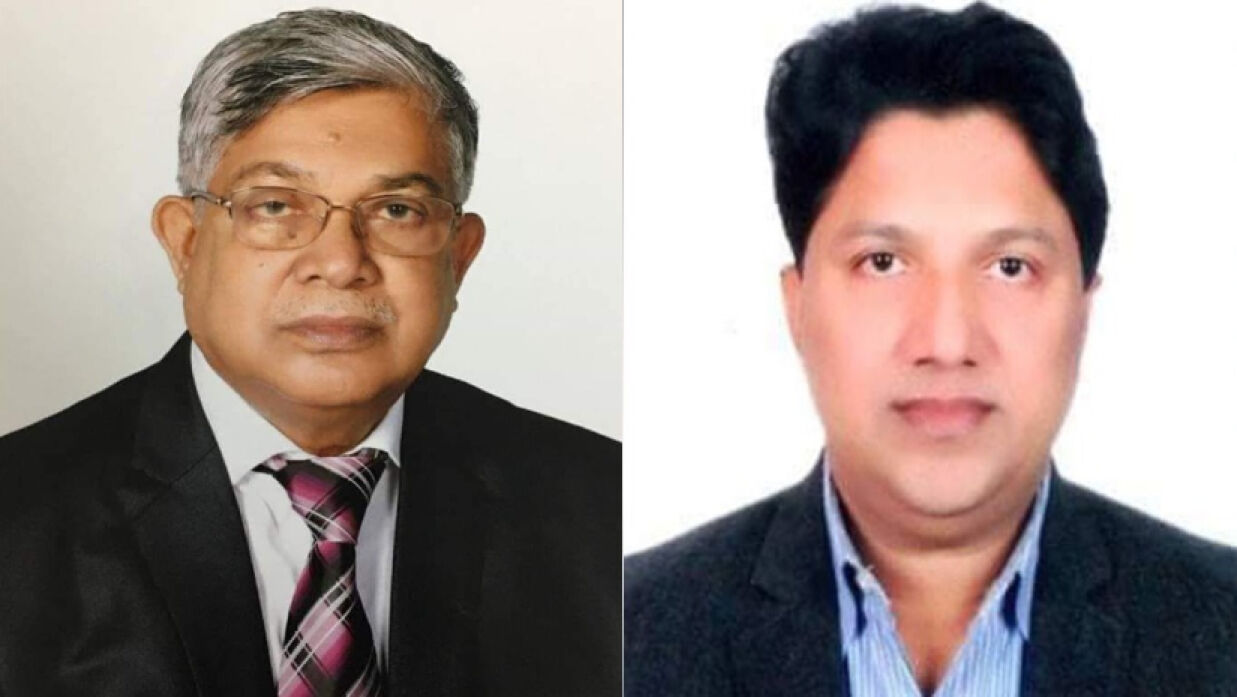 ছবিতে বামে নারায়ণ চন্দ্র চন্দ, ডানে অধ্যাপক বিশ্বজিৎ চন্দ