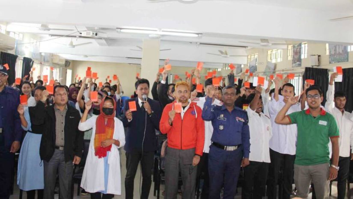 মাদক-বাল্যবিয়েকে লাল কার্ড দেখাল শিক্ষার্থীরা