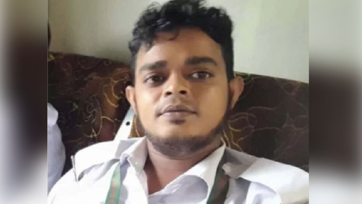 চলন্ত ট্রেনে ধর্ষণের ঘটনায় অ্যাটেনডেন্ট বরখাস্ত, বিভাগীয় মামলা