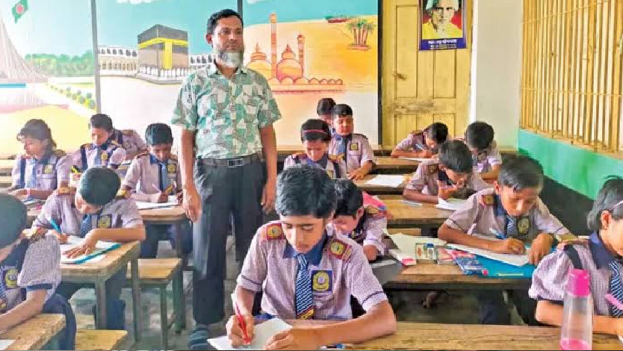 শ্রেণিকক্ষে শিক্ষার্থীরা