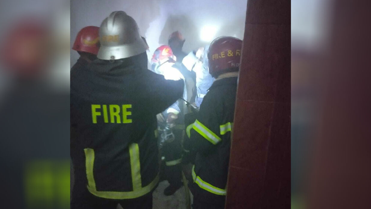 রাজধানীর তোপখানায় বহুতল ভবনে আগুন, উদ্ধার তিন