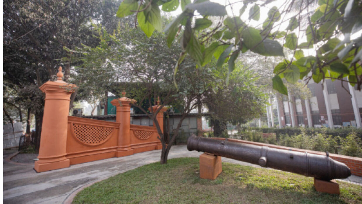 ঢাকা গেট