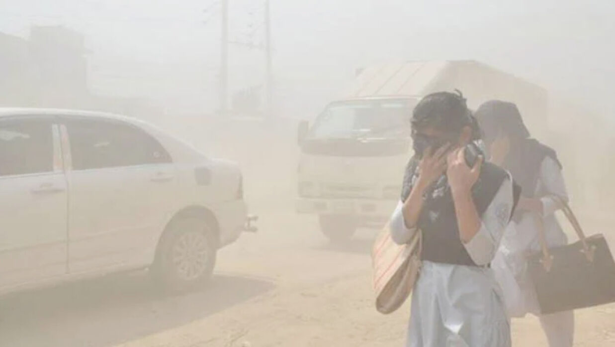 আজও বিশ্বের দূষিত বাতাসের শহরের তালিকায় শীর্ষে ঢাকা