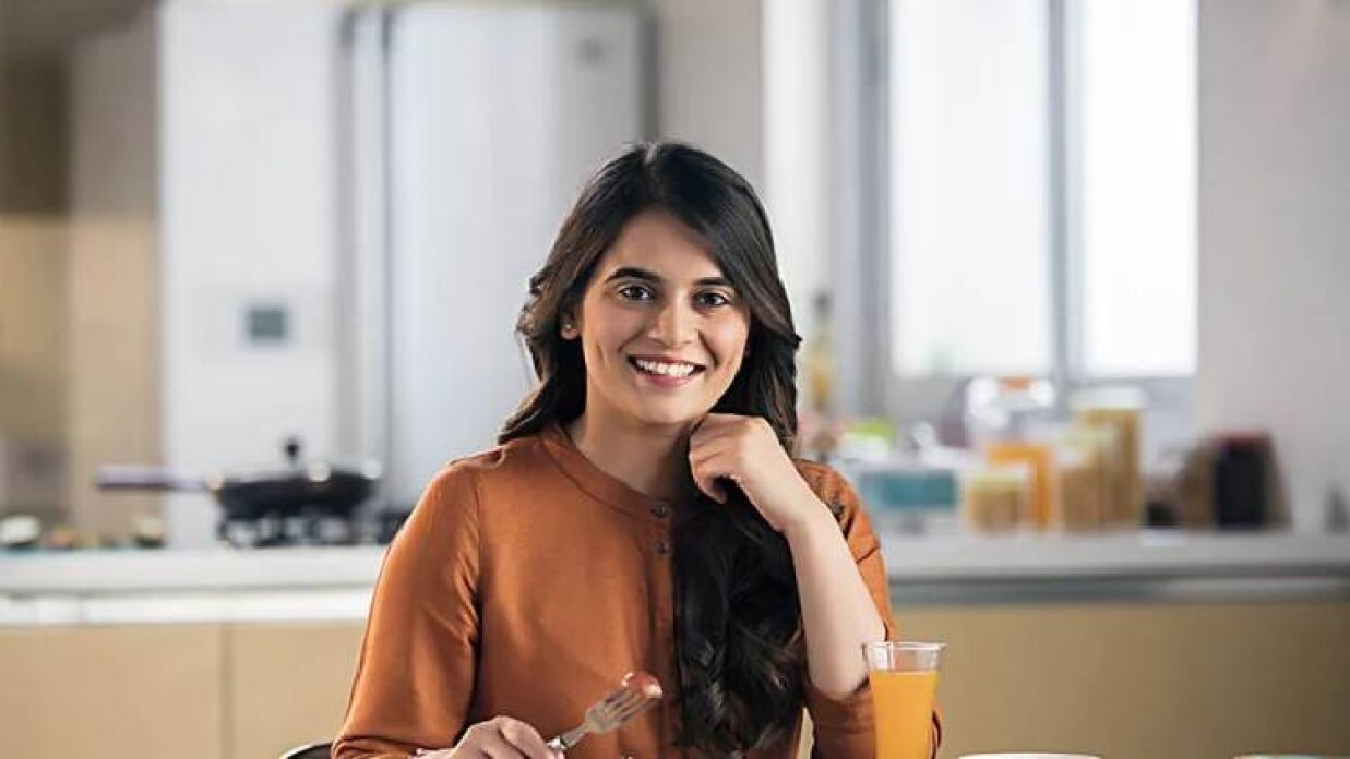 ত্বক উজ্জ্বলে সহায়তা করে যেসব খাবার 