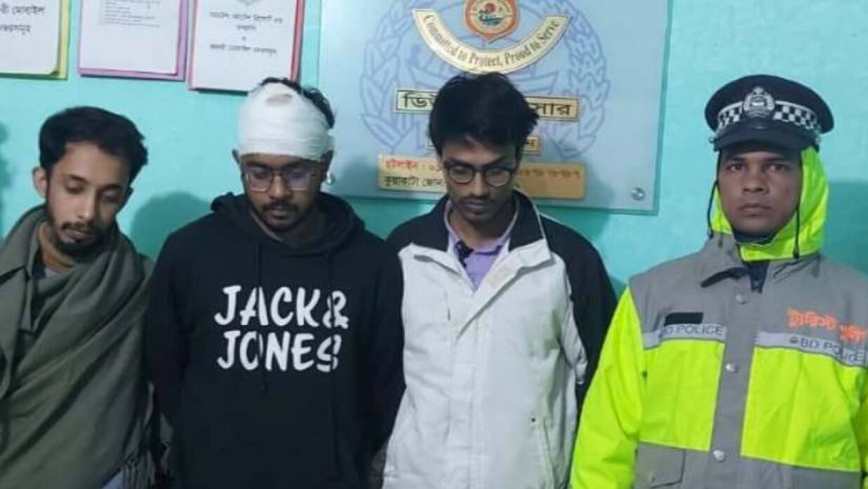  গ্রেপ্তার তিনজন