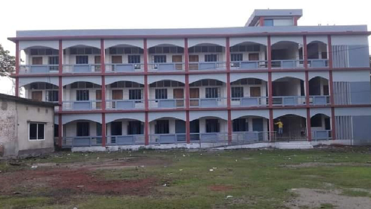 শ্রেণি কক্ষে একাধিক শিক্ষার্থী অসুস্থ, শিক্ষকদের ভূমিকায় অসন্তোষ