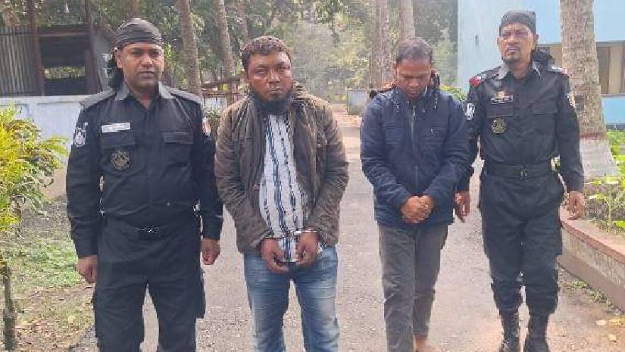 সাতক্ষীরার দেবহাটায় ৩৪ হাজার পিস ইয়াবাসহ আটক ২