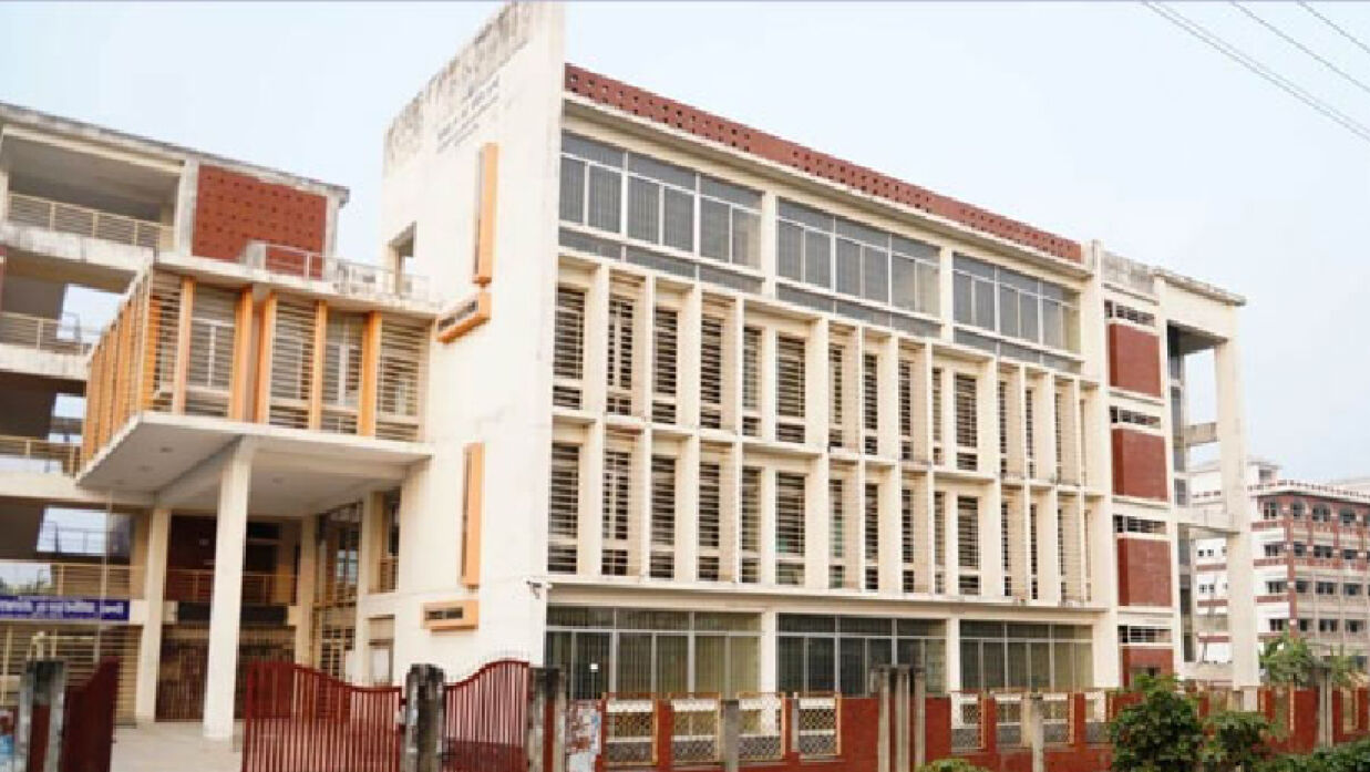 যে ছাত্রাবাসে সিটভাড়া ১ টাকা