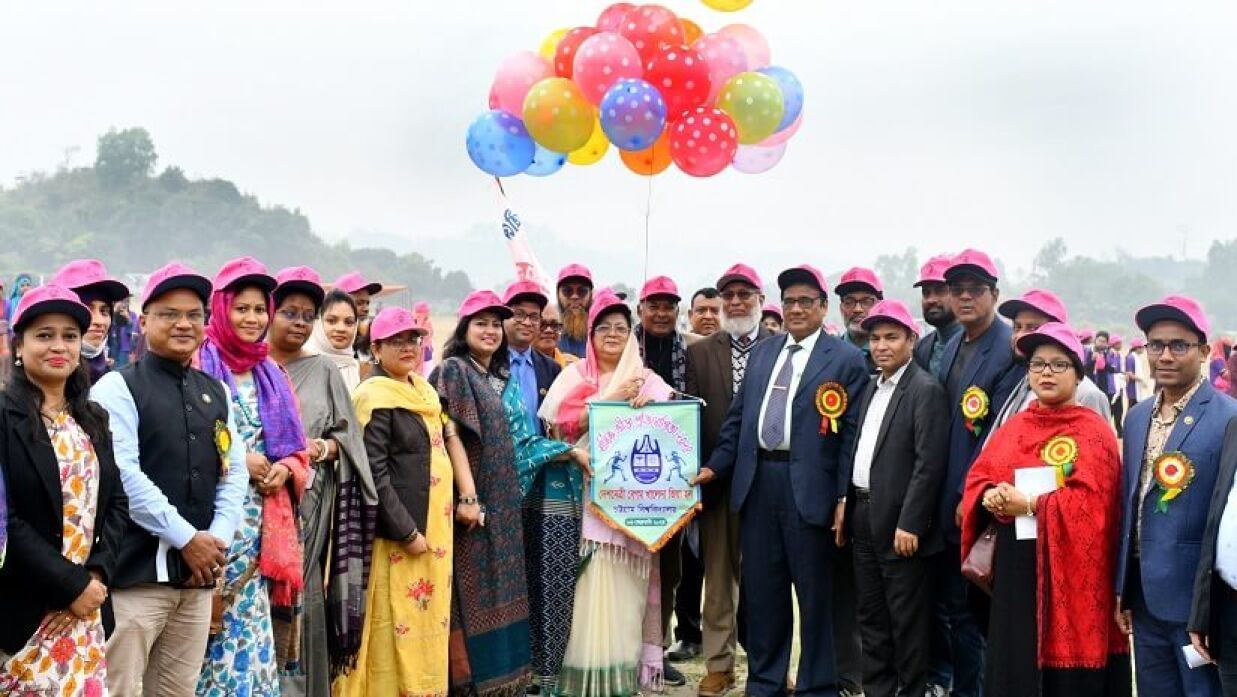 চবির কেন্দ্রীয় খেলার মাঠে ক্রীড়া প্রতিযোগিতার উদ্বোধন করেন উপাচার্য অধ্যাপক ড. শিরীণ আখতার