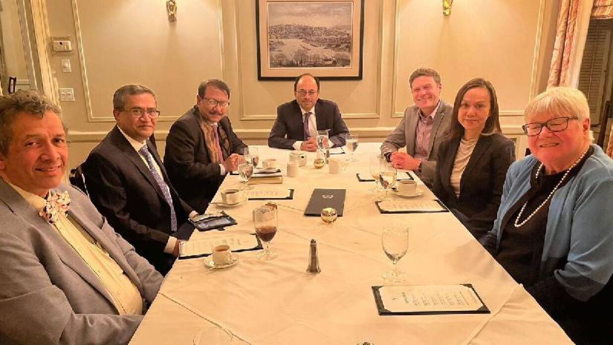 বাংলাদেশের স্বাস্থ্যশিক্ষায় কাজে আগ্রহ ব্রাউন বিশ্ববিদ্যালয়ের