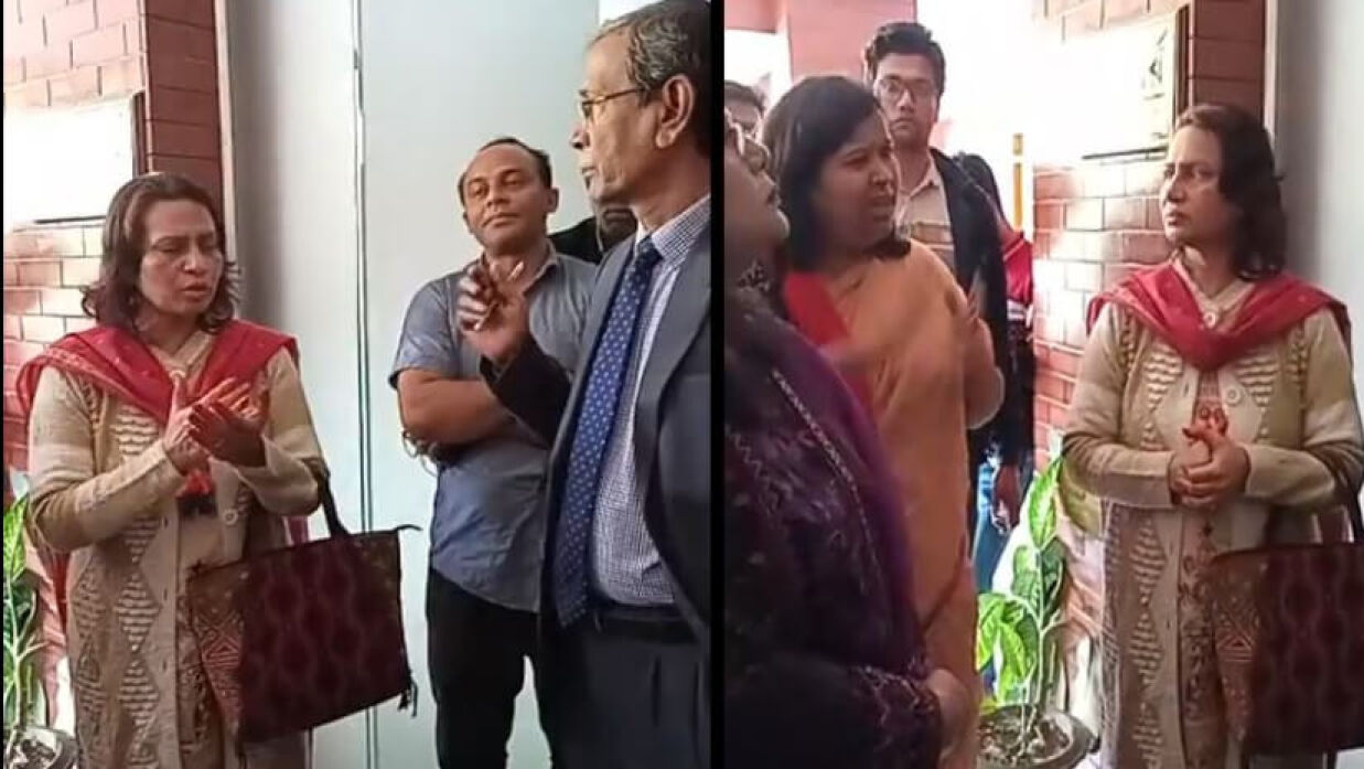 জাবি উপাচার্যকে ঘিরে ধরেন শিক্ষক-শিক্ষার্থীরা