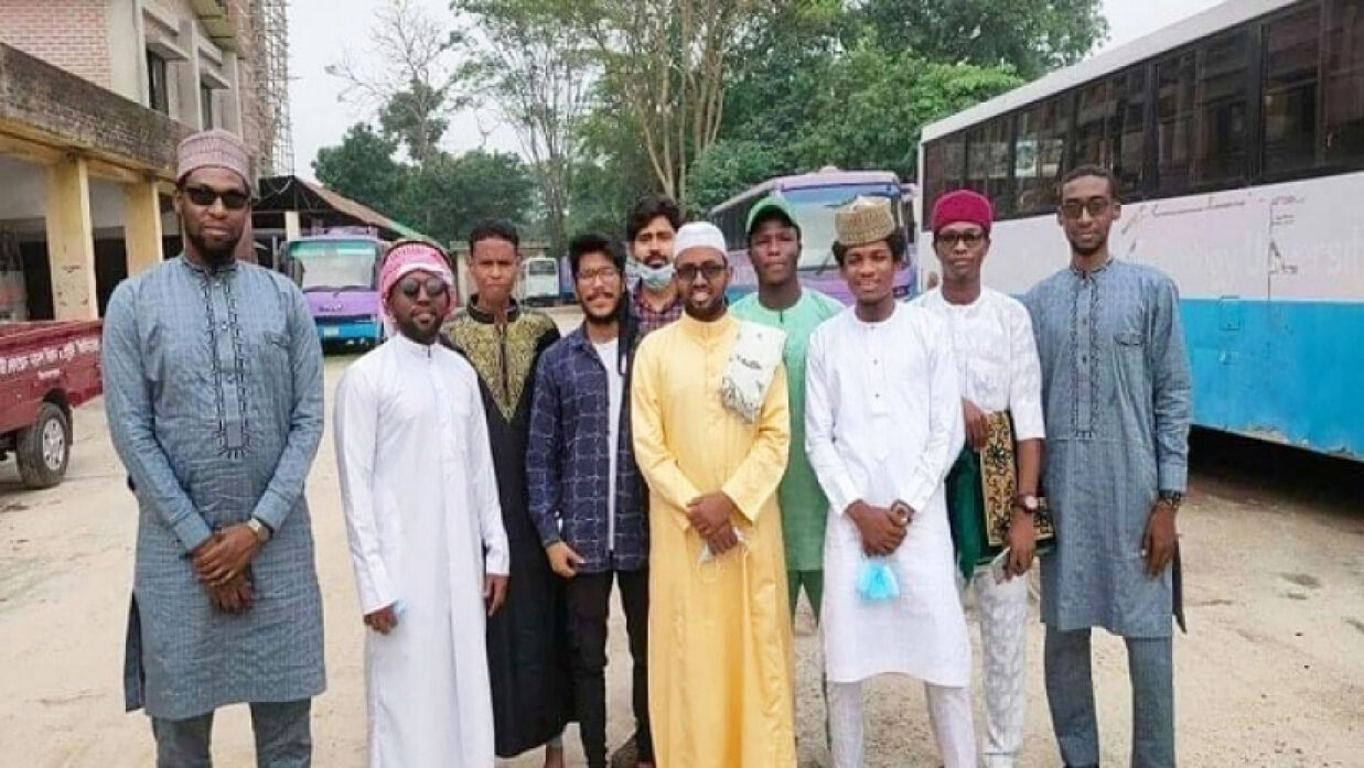 বাংলাদেশে অধ্যয়নরত বিদেশি শিক্ষার্থীরা