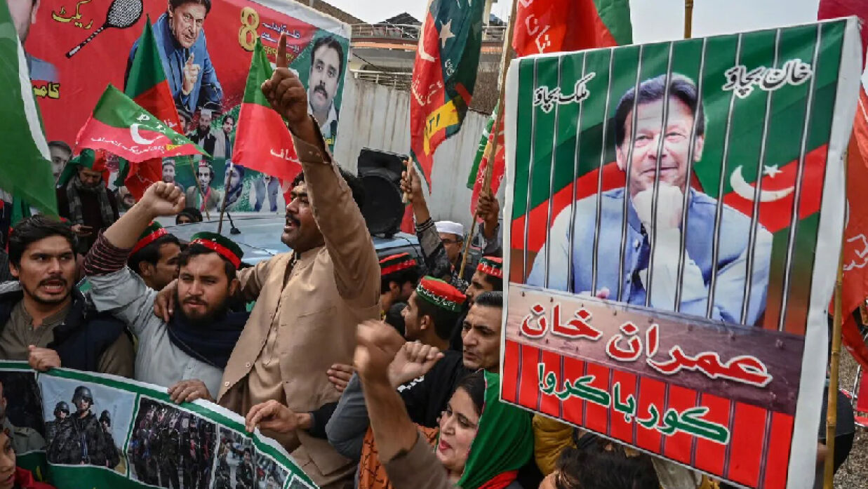 ৯৯ আসনে জয়ী ইমরান সমর্থিত স্বতন্ত্ররা, পিএমএলএন ৭১, পিপিপি ৫৩