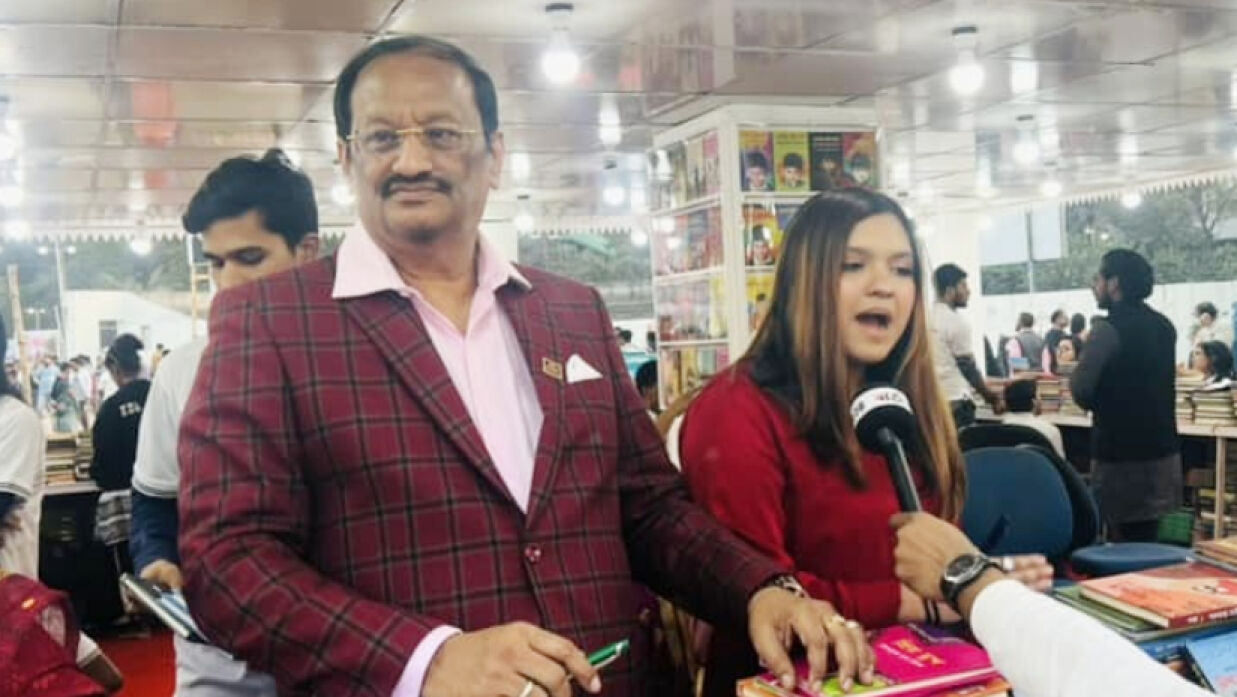 গ্রন্থমেলায় তিশা-মুশতাক