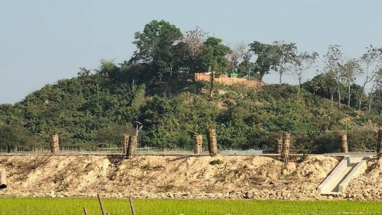 মিয়ানমার থেকে উখিয়ায় খালে ভেসে এলো অজ্ঞাত লাশ