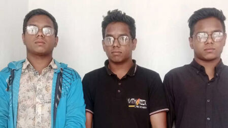 যমজ তিন ভাই এখন মেডিকেলের ছাত্র