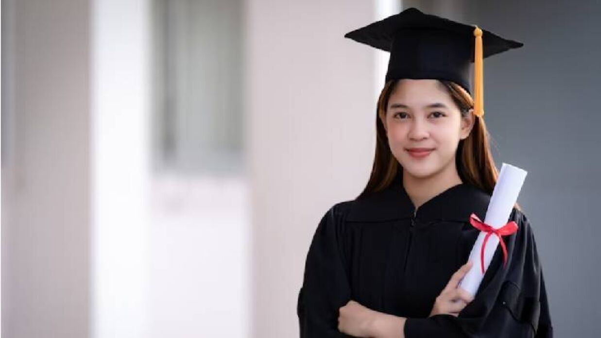 বিনামূল্যে স্নাতকোত্তর করুন যুক্তরাজ্যের ইউনিভার্সিটিতে