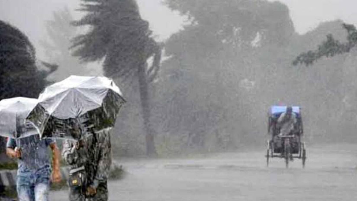 যেসব জায়গায় হতে পারে বজ্রসহ বৃষ্টি